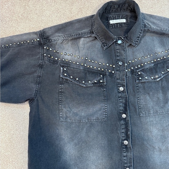 💥💥SALE!!💥💥 FP Studded Black Denim Light Jacket Shacket Washed Black never worn - Picture 2 of 8